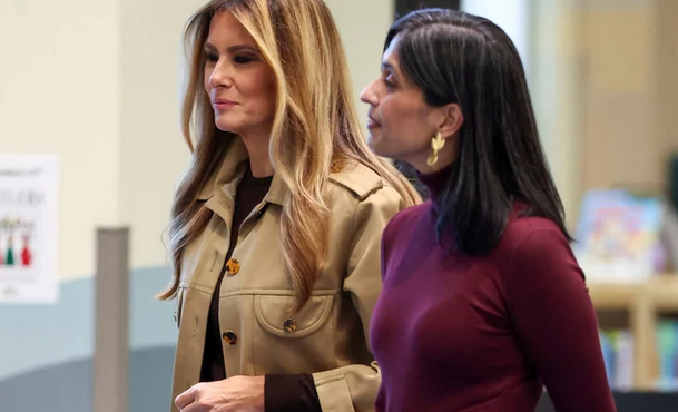 Уша Венс з’явилася на людях без обручки: повзуть чутки про проблеми в шлюбі Уша Венс з’явилася на людях без обручки: повзуть чутки про проблеми в шлюбі